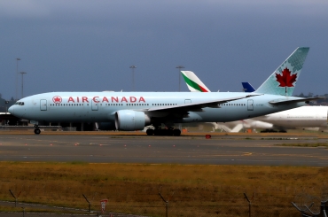 C-FIUF (cn 35243) Boeing 777-233LR