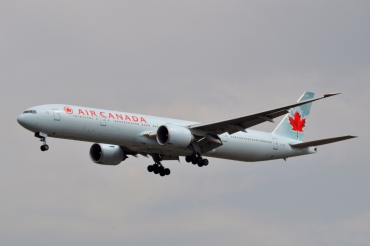 C-FIUR (35242) 2007 Boeing 777-333(ER)