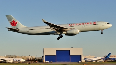 C-GHKX · Airbus A330-343 · (YUL / CYUL)