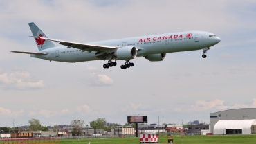 C-FIVW · Boeing 777-333/ER · (YUL / CYUL)