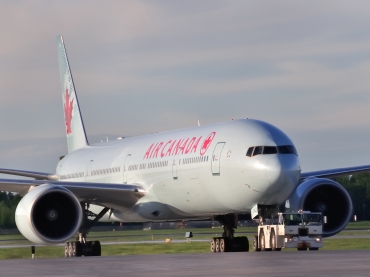 C-FIVW · Boeing 777-333/ER · (YUL / CYUL)