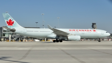 C-GHKR (400) 2001 Airbus A330-343