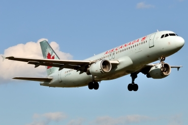 C-FFWN · Airbus A320-211 · (YOW / CYOW)