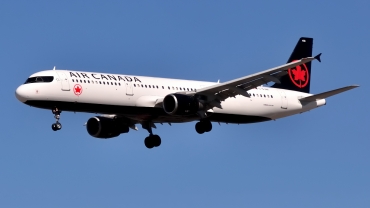 C-GJWI · Airbus A321-211 · (YYZ / CYYZ)
