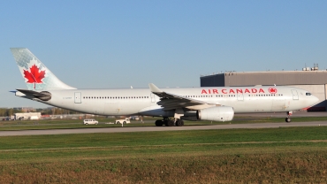 C-GHKR (400) 2001 Airbus A330-343