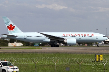 C-FNNH (cn 35247) Boeing 777-233LR