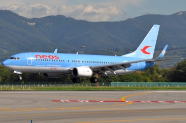 I-NEOT (33004) 2002 Boeing 737-86N WL