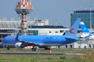 I-NDMJ (27958) 1995 Boeing 767-306 ER WL