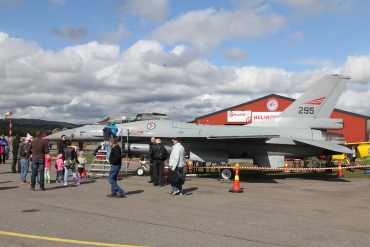 295 (6K-24) 1981 General Dynamics F-16AM Fighting Falcon