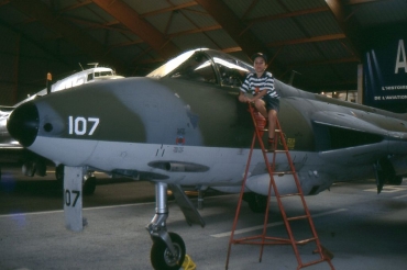 J-4107 (S4/U/333) 1972 Hawker Hunter F.58A