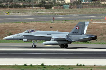 J-5009 1998 McDonnell Douglas F/A-18C Hornet