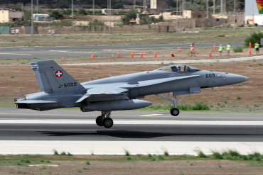 J-5009 1998 McDonnell Douglas F/A-18C Hornet