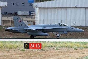 J-5026 (1375) 1999 McDonnell Douglas F/A-18C Hornet