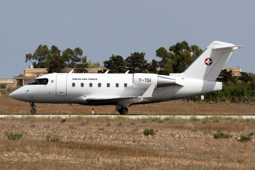 T-751 (5530) 2002 Bombardier Challenger 604