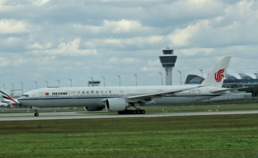 B-2037 (cn 38677) Boeing 777-39LER