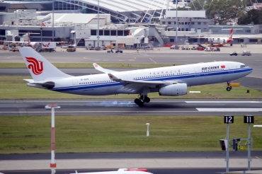 B-6115 · Airbus A330-243 · (SYD / YSSY)