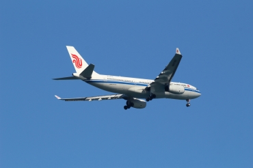 B-6536 · Airbus A330-243 · (SYD / YSSY)