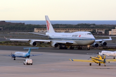 B-2447, (cn 25883), Boeing 747-4J6
