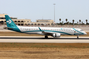 I-ADJT (19000606) 2013 Embraer 190-200LR
