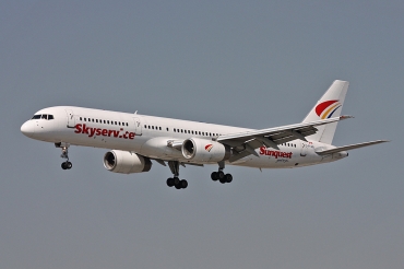 C-FFAN (28674) 1997 Boeing 757-21K