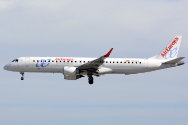 EC-LKM · Embraer 190-200LR · (LIS / LPPT)