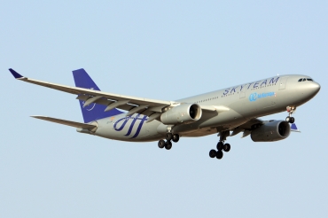 EC-LQP (526) 2003 Airbus A330-243