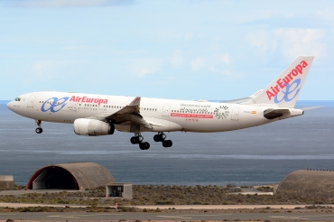 EC-LVL (461) 2002 Airbus A330-243