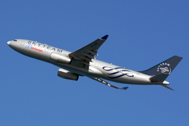 EC-LNH · Airbus A330-243 · (LPA / GCLP)