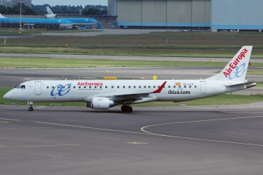 EC-LLR (cn 19000452) Embraer 190-200LR