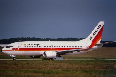 EC-FKC (cn 23332) Boeing 737-3L9