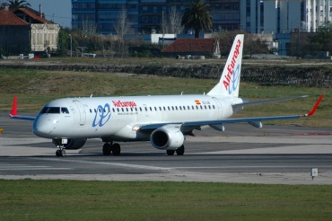 EC-LIN (cn 19000401) Embraer 190-200LR