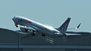 EC-LTM (cn 36591) Boeing 737-85P