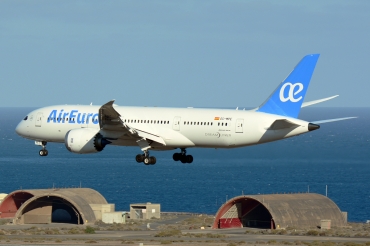 EC-MPE (cn 36418) Boeing 787-8