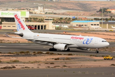 EC-LVL (461) 2002 Airbus A330-243