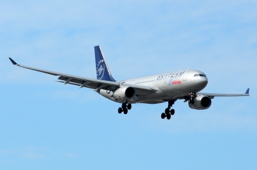 EC-LNH (551) 2003 Airbus A330-243