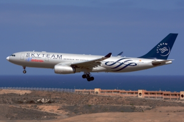 EC-LNH (551) 2003 Airbus A330-243
