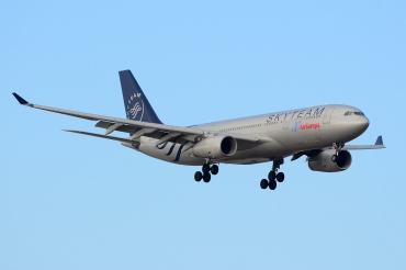 EC-LNH (551) 2003 Airbus A330-243