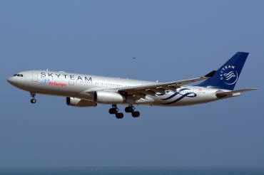 EC-LNH · Airbus A330-243 · (LPA / GCLP)