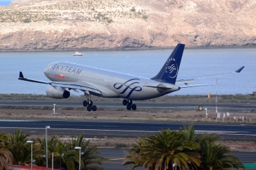 EC-LNH · Airbus A330-243 · (LPA / GCLP)