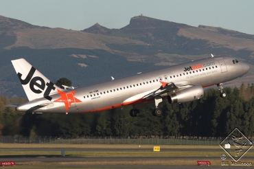 VH-VQR, (cn 2526), Airbus A320-232