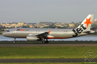 VH-JQX · Airbus A320-232 · (SYD / YSSY)