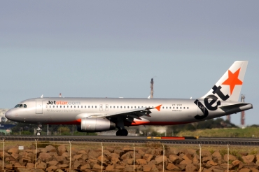 VH-VQH · Airbus A320-232 · (SYD / YSSY)