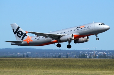 VH-VQR, (cn 2526), Airbus A320-232