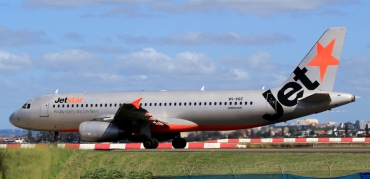 VH-VQZ · Airbus A320-232 · (SYD / YSSY)