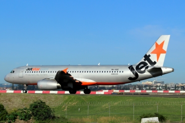 VH-VQZ · Airbus A320-232 · (SYD / YSSY)