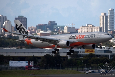 VH-EBK · Airbus A330-202 · (SYD / YSSY)