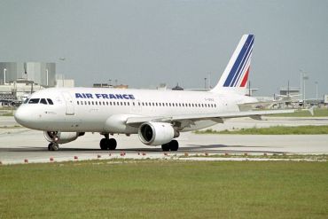 F-GFKX · Airbus A320-211 · (LIS / LPPT)