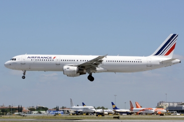 F-GTAT · Airbus A321-211 · (LIS / LPPT)