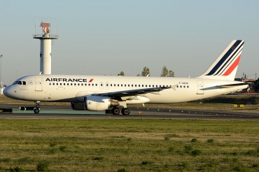F-GKXC · Airbus A320-214 · (LIS / LPPT)