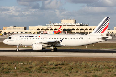 F-GKXH (1924) 2002 Airbus A320-214